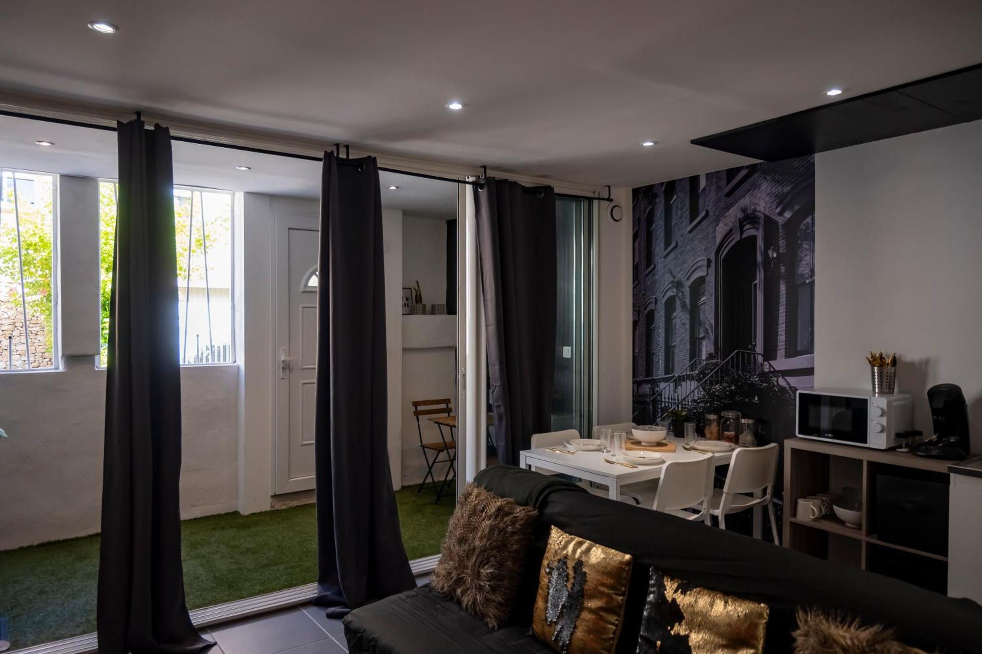 Superbe Appartement Avec Patio 님 외부 사진